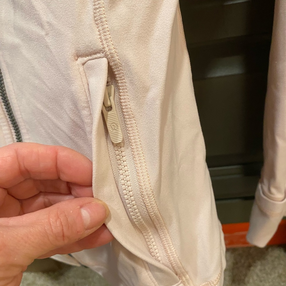 Lululemon Jacket - Picture 6 of 12